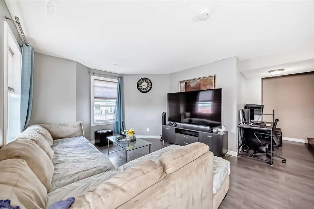 50 Westland Road, #302