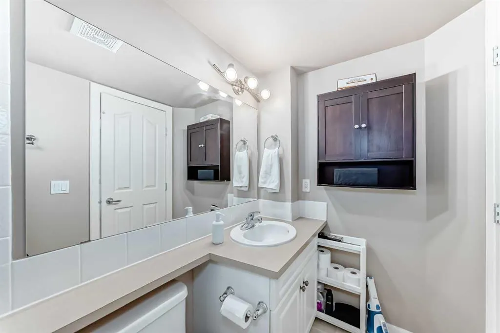 50 Westland Road, #302