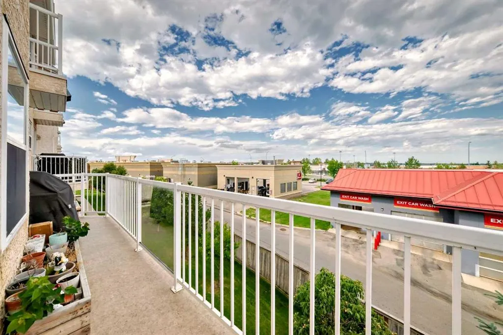 50 Westland Road, #302