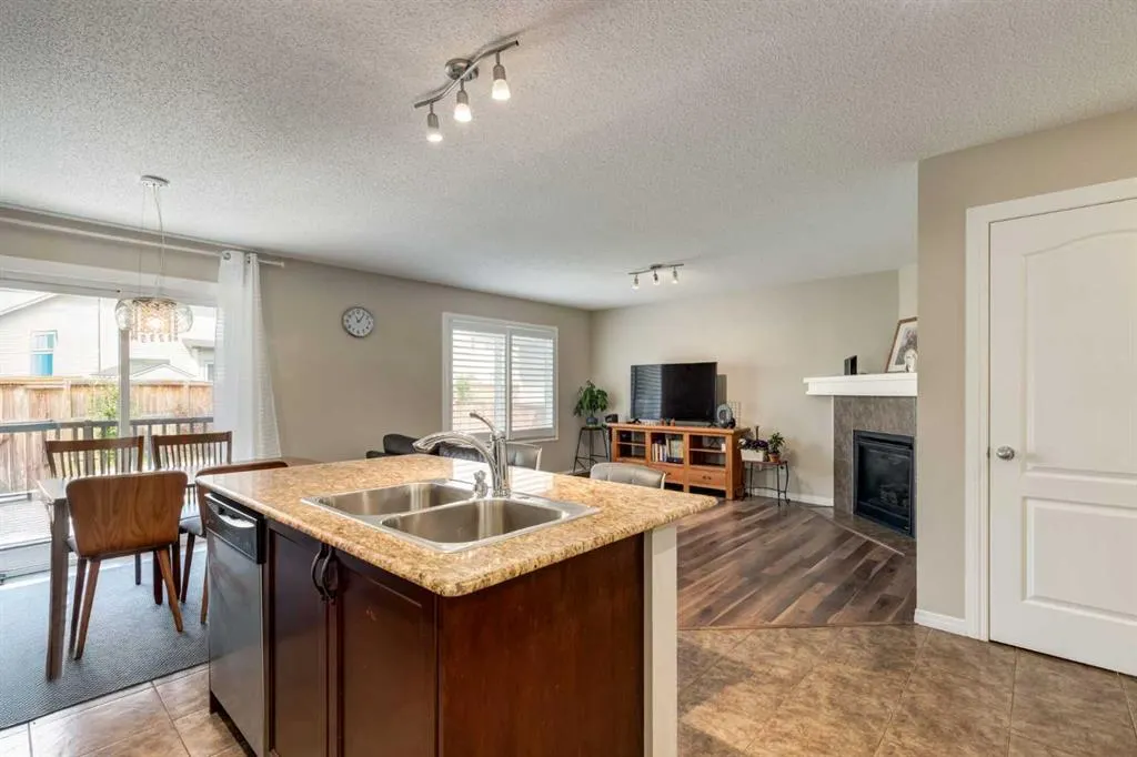 70 Silverado Skies Crescent SW