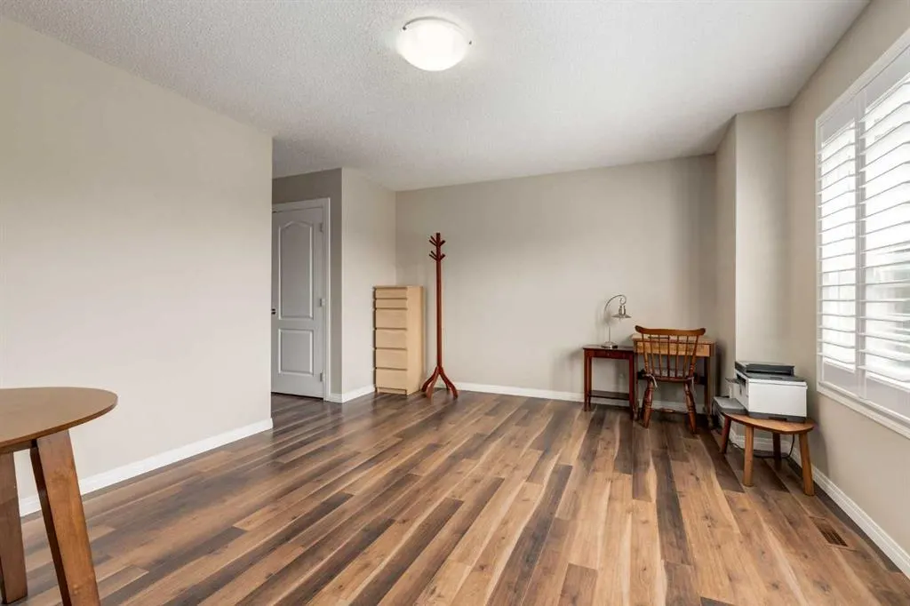 70 Silverado Skies Crescent SW