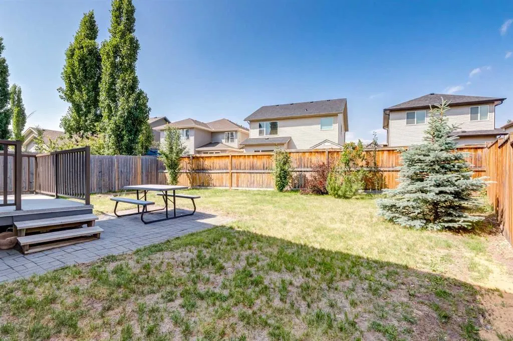 70 Silverado Skies Crescent SW