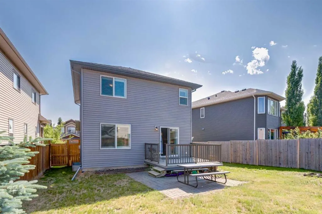 70 Silverado Skies Crescent SW