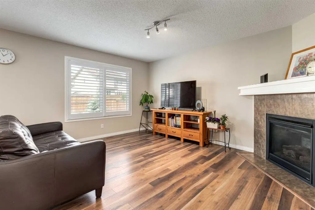 70 Silverado Skies Crescent SW