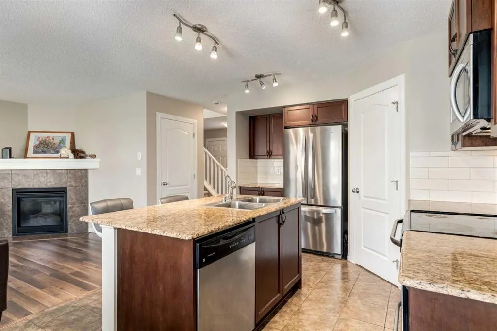 70 Silverado Skies Crescent SW