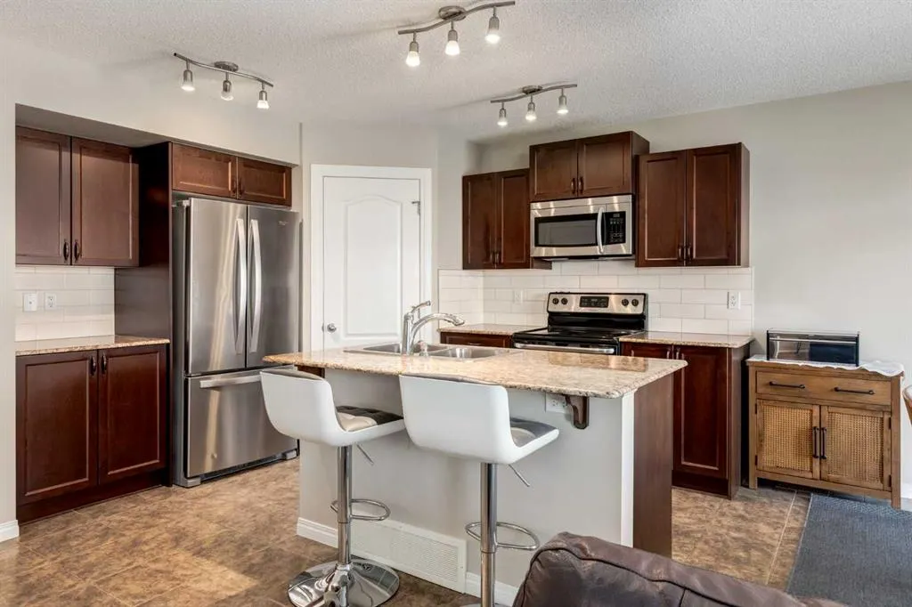 70 Silverado Skies Crescent SW