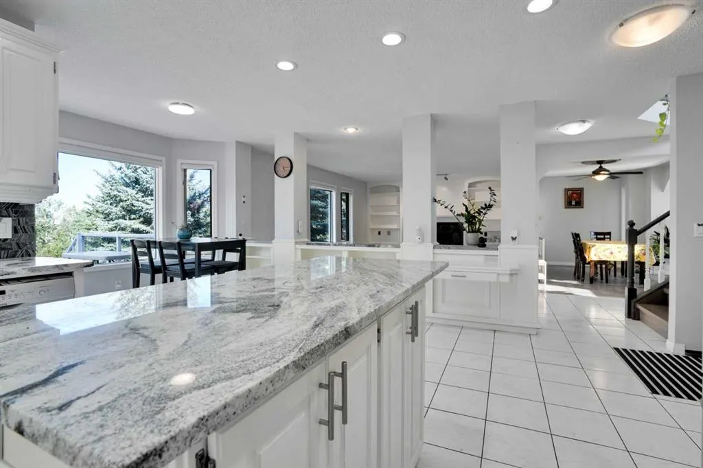 134 Diamond Drive SE