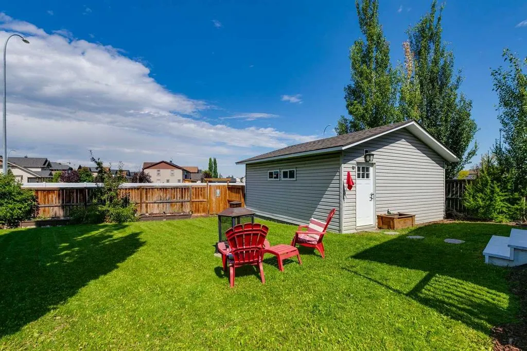 235 Copperfield Heights SE