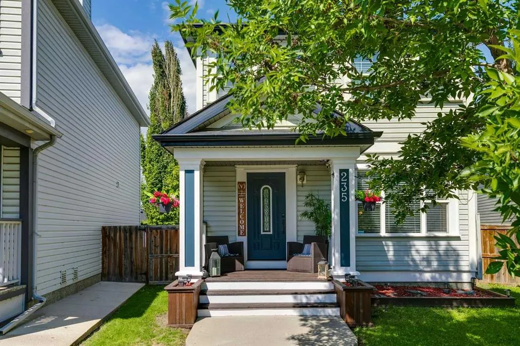 235 Copperfield Heights SE