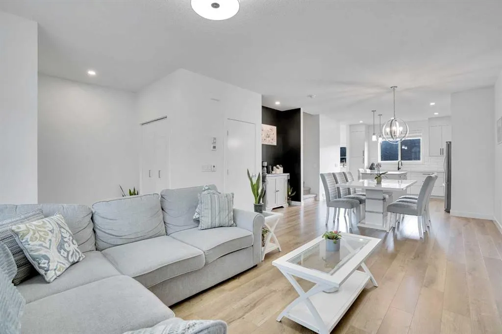3 D'Arcy Boulevard