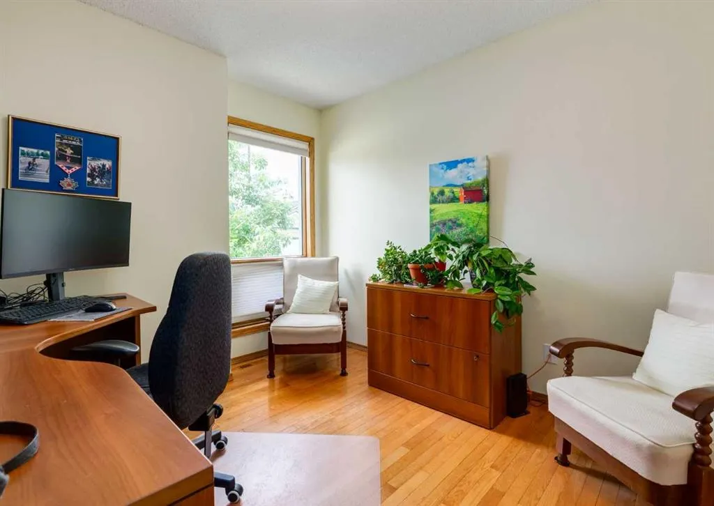 206 Hawkside Mews NW