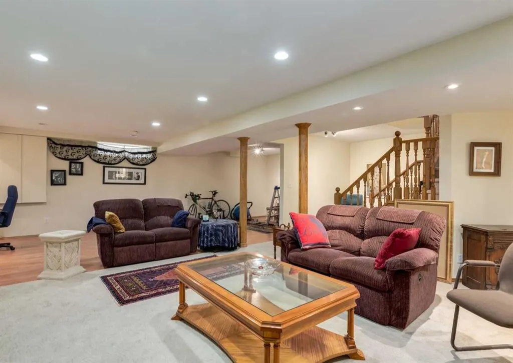 206 Hawkside Mews NW