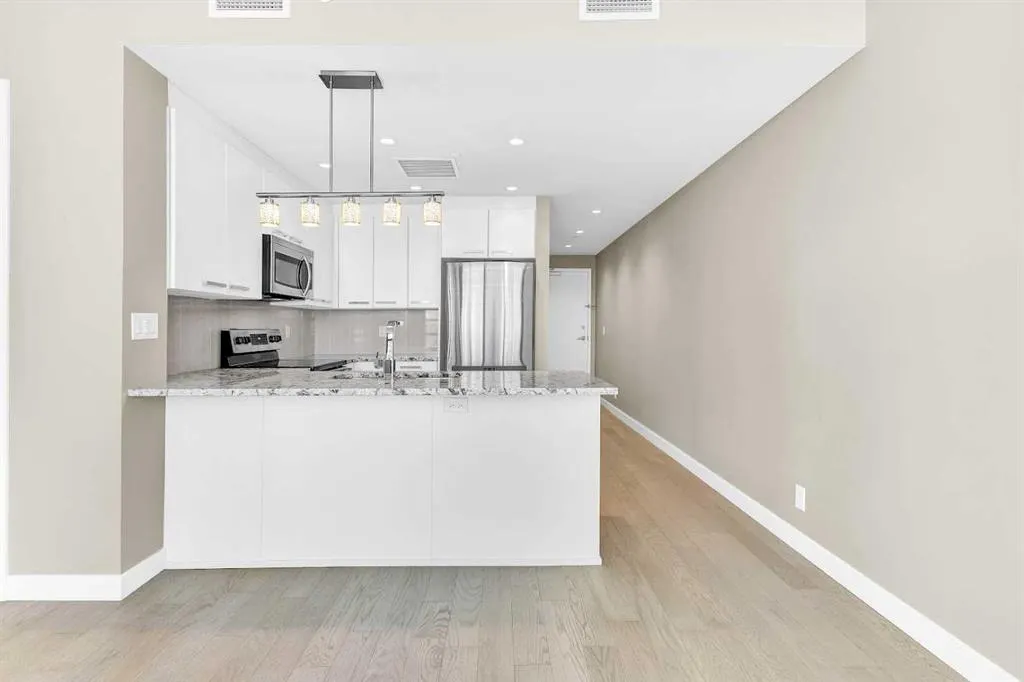 225 11 Avenue SE, #703