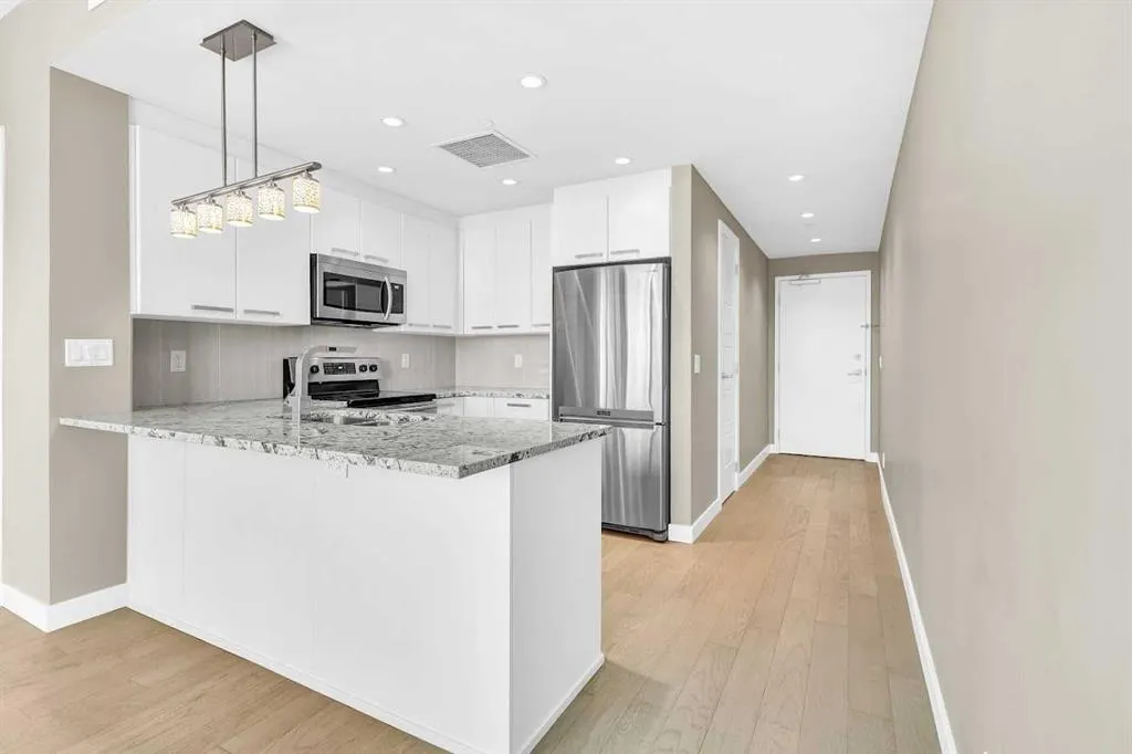 225 11 Avenue SE, #703