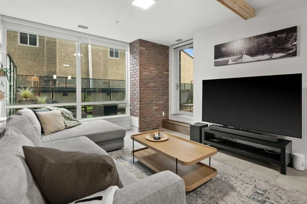 303 13 Avenue SW, #201