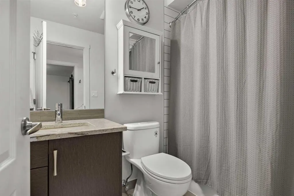 303 13 Avenue SW, #201