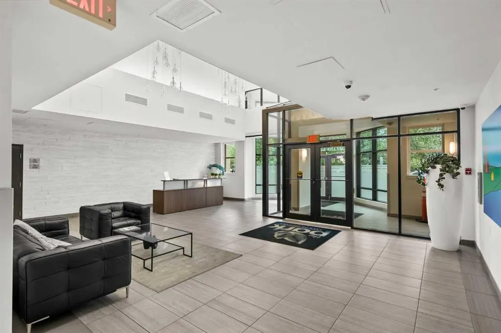 303 13 Avenue SW, #201