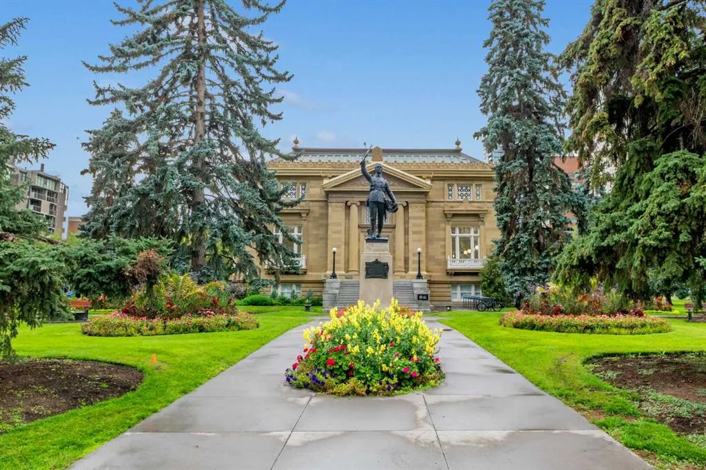 303 13 Avenue SW, #201