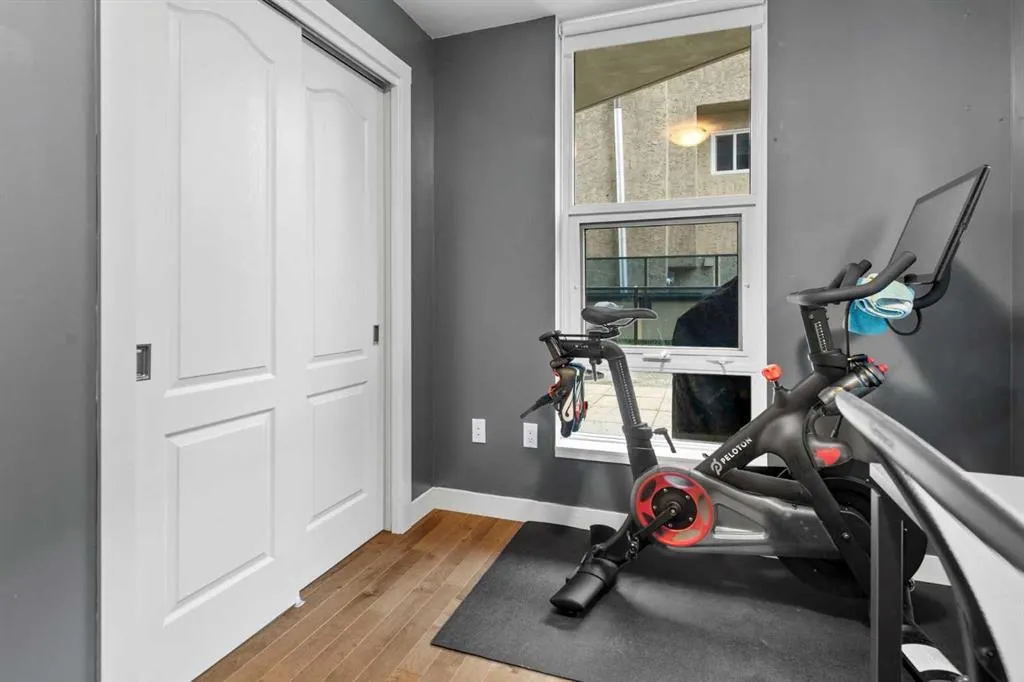 303 13 Avenue SW, #201