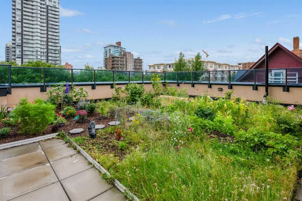 303 13 Avenue SW, #201