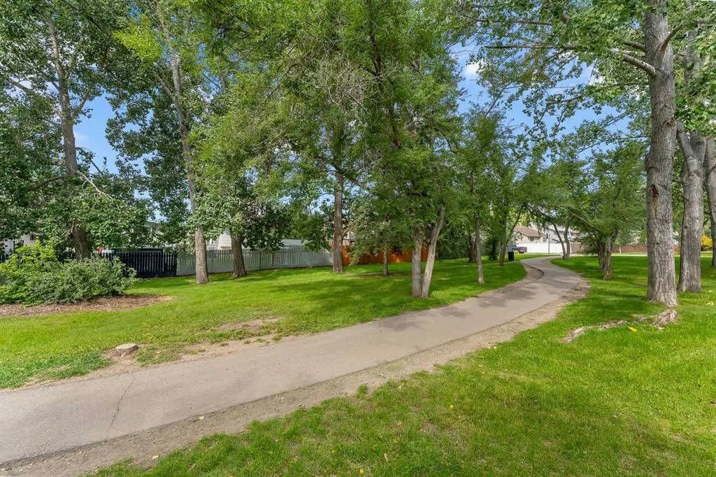12 Marquis Place SE
