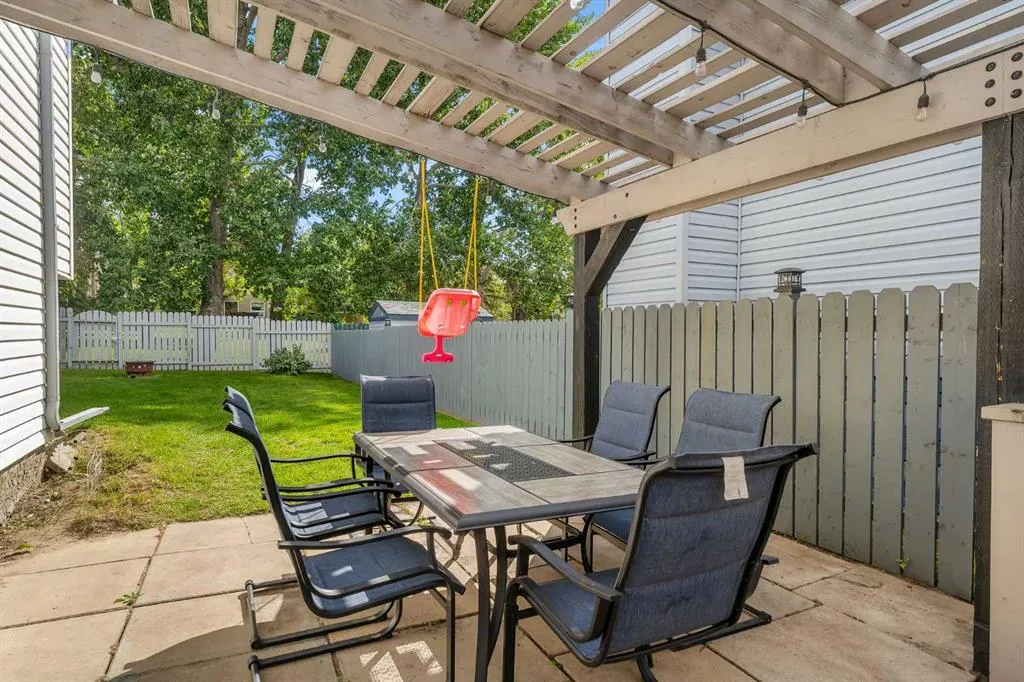 12 Marquis Place SE