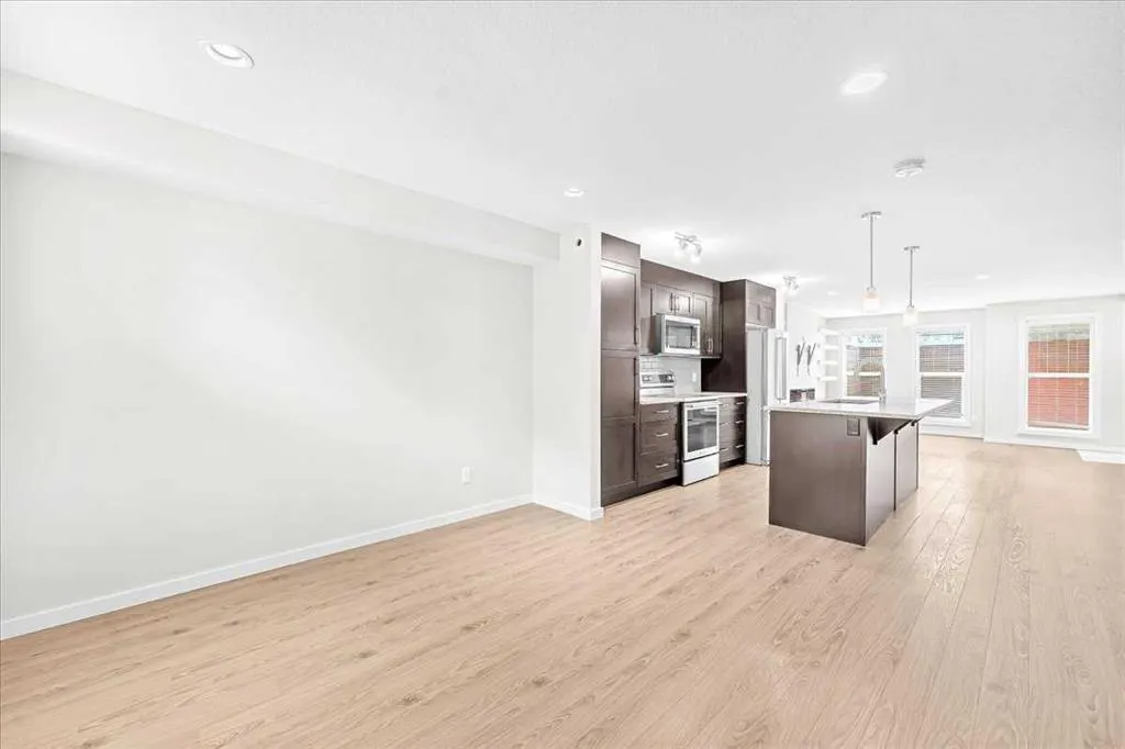 523 Cranford Mews SE
