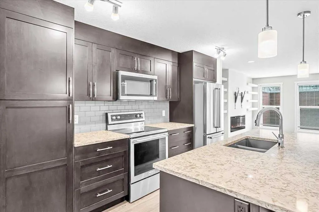 523 Cranford Mews SE