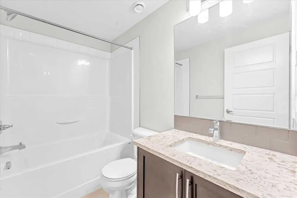 523 Cranford Mews SE