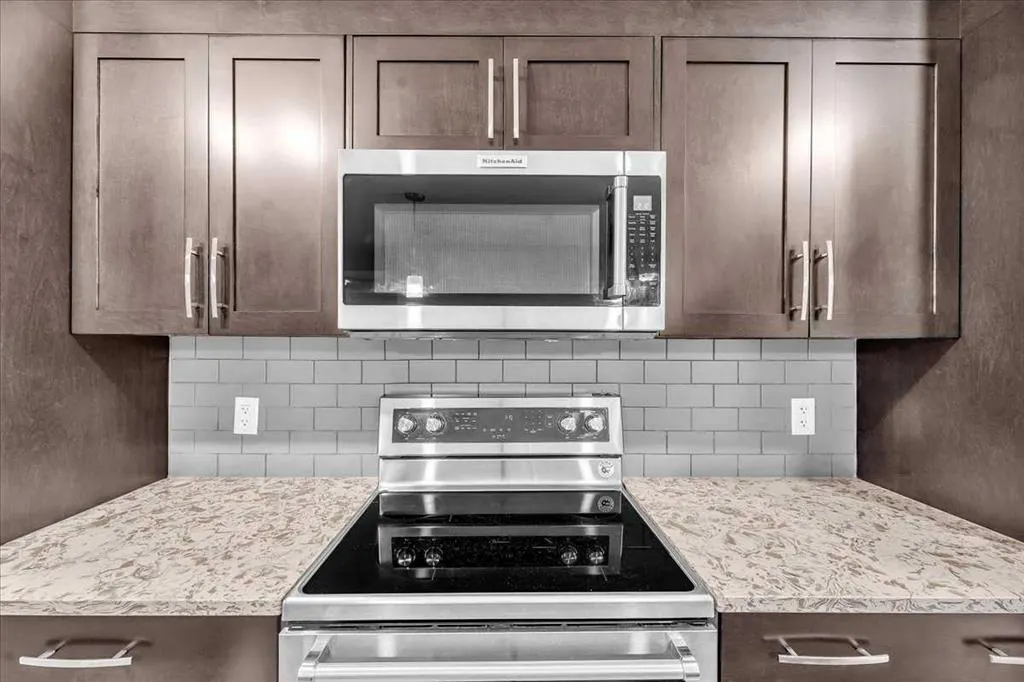 523 Cranford Mews SE