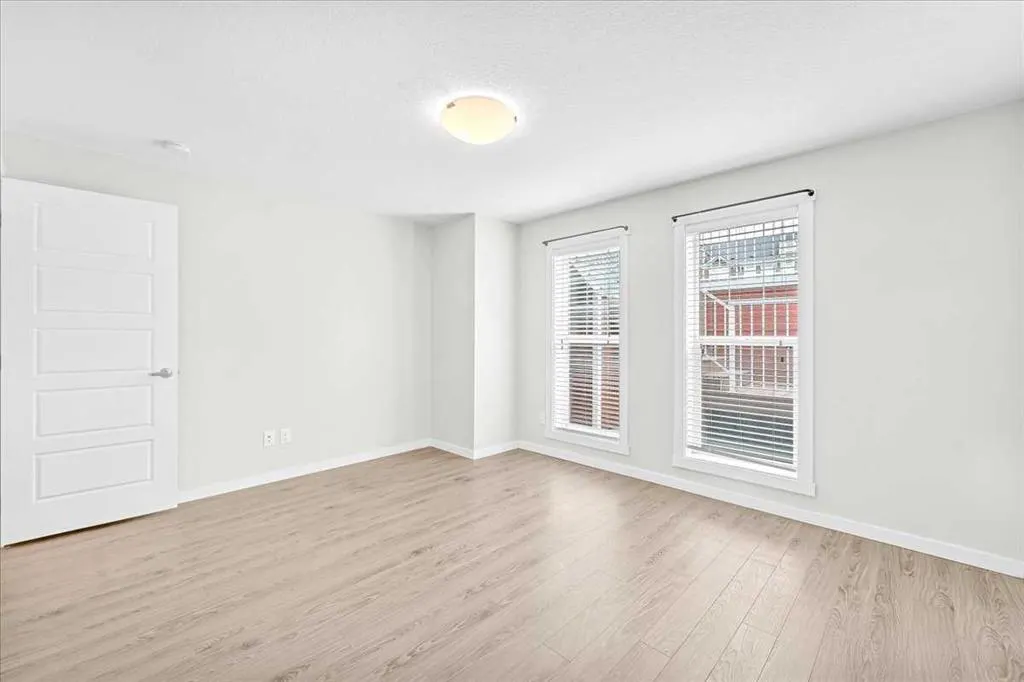 523 Cranford Mews SE