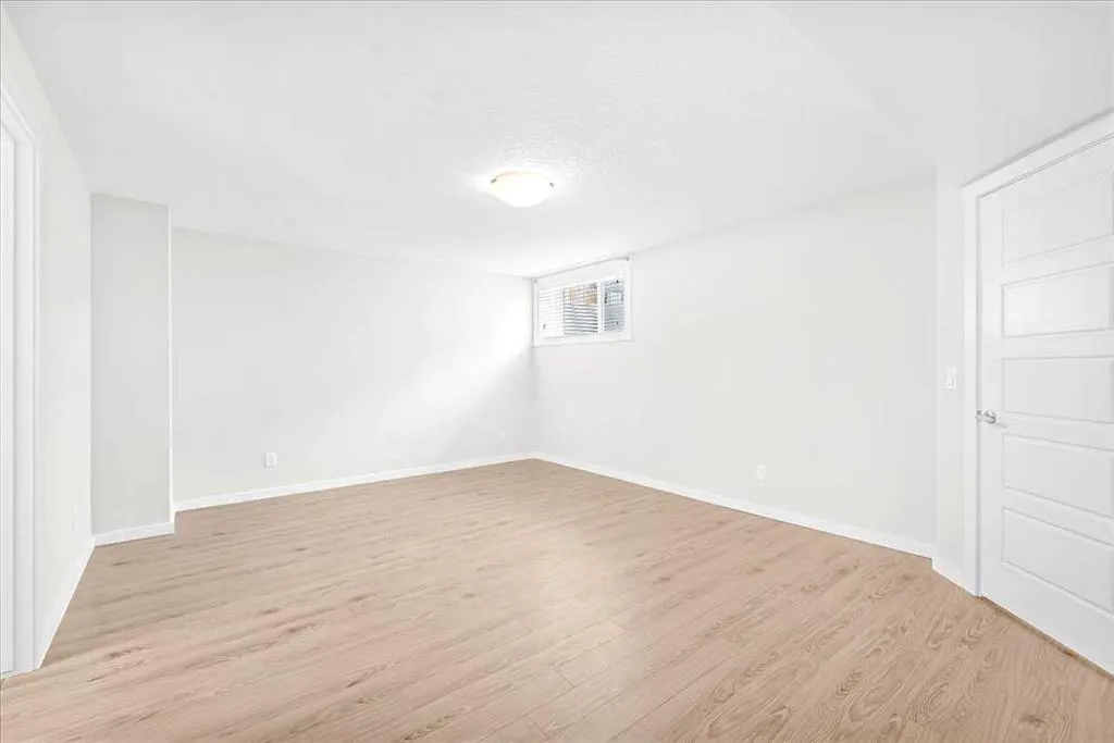 523 Cranford Mews SE