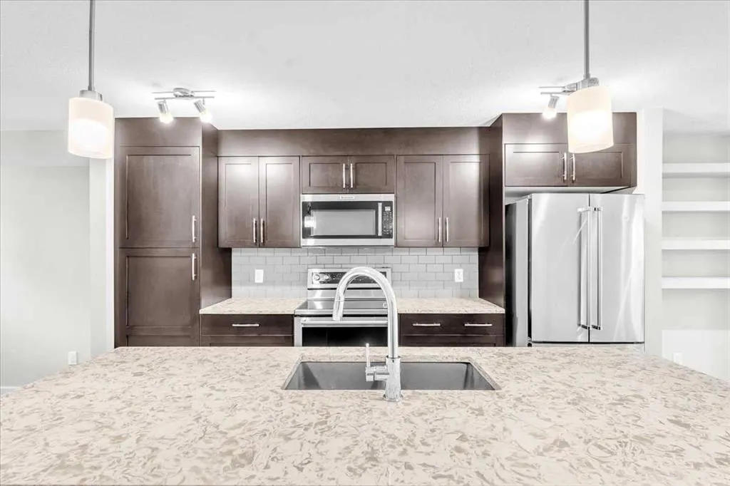 523 Cranford Mews SE