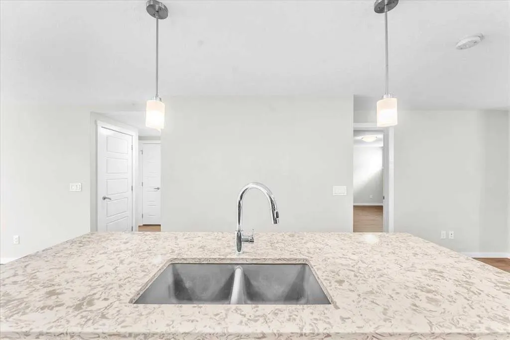 523 Cranford Mews SE