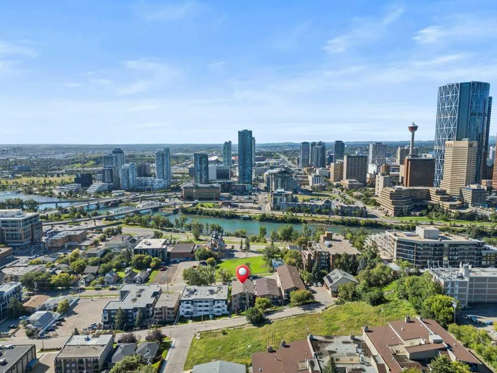 409 1 Avenue NE, #303