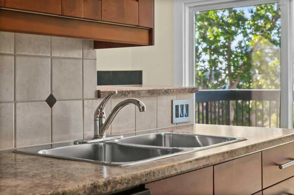 409 1 Avenue NE, #303