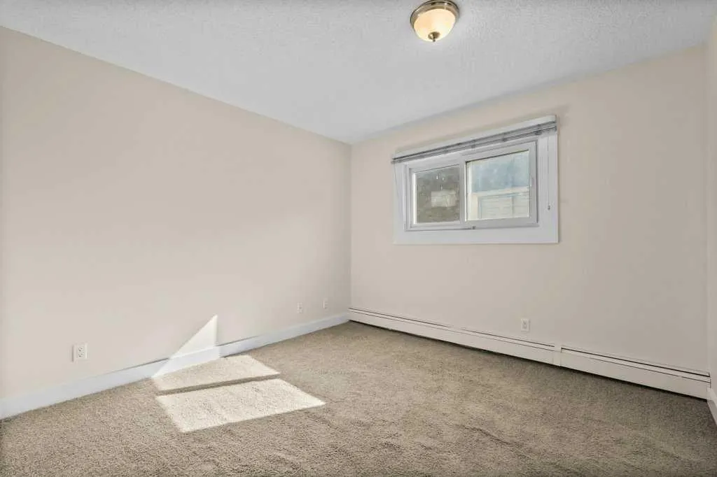 409 1 Avenue NE, #303