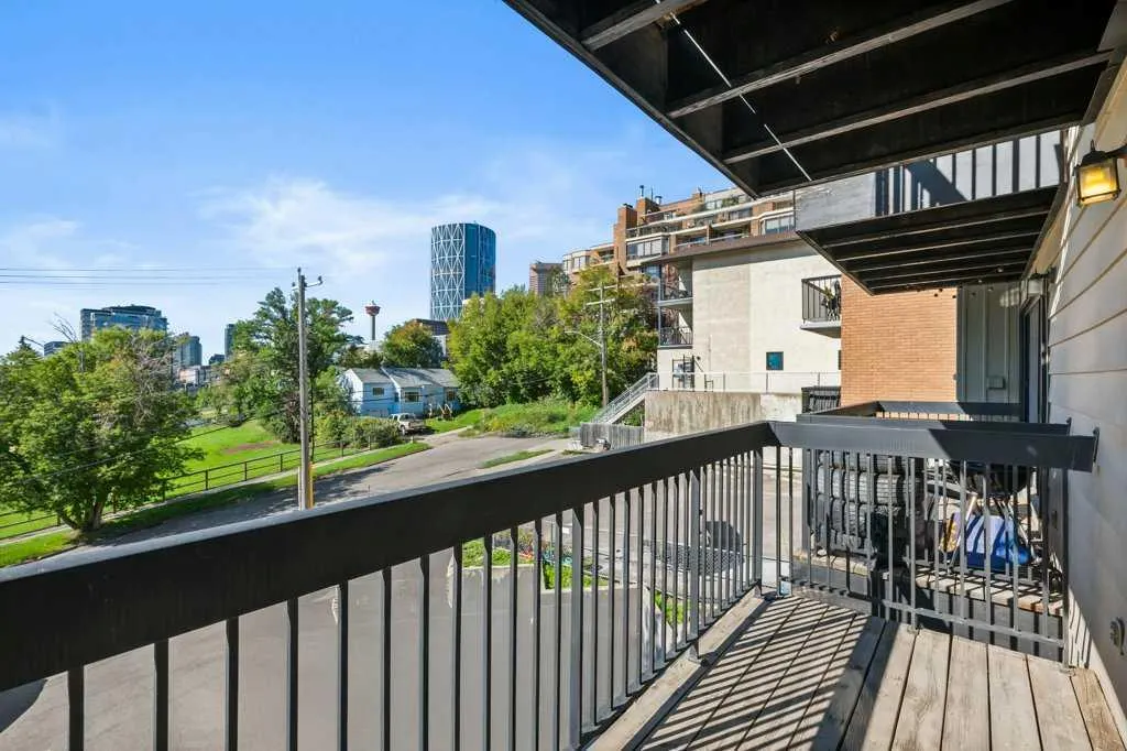 409 1 Avenue NE, #303
