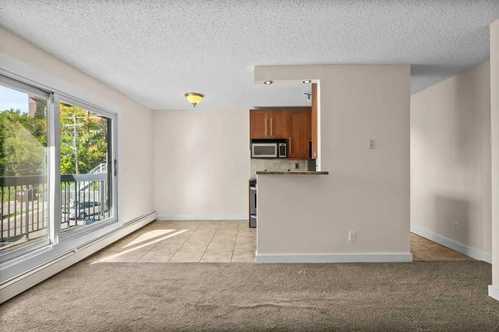 409 1 Avenue NE, #303