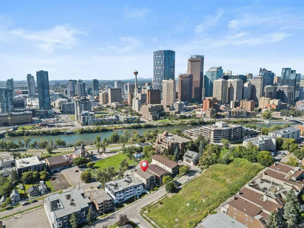 409 1 Avenue NE, #303
