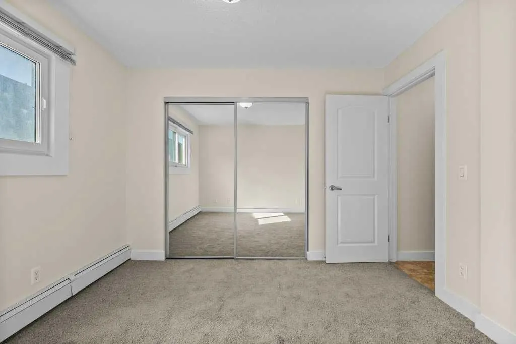 409 1 Avenue NE, #303