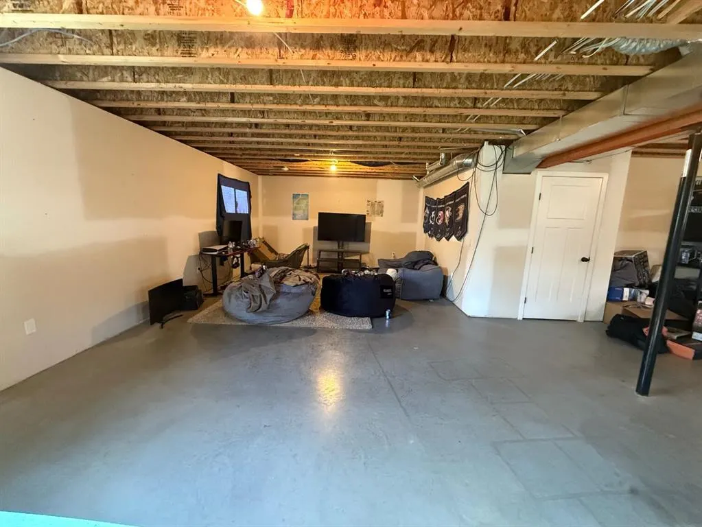 10222 104 Ave