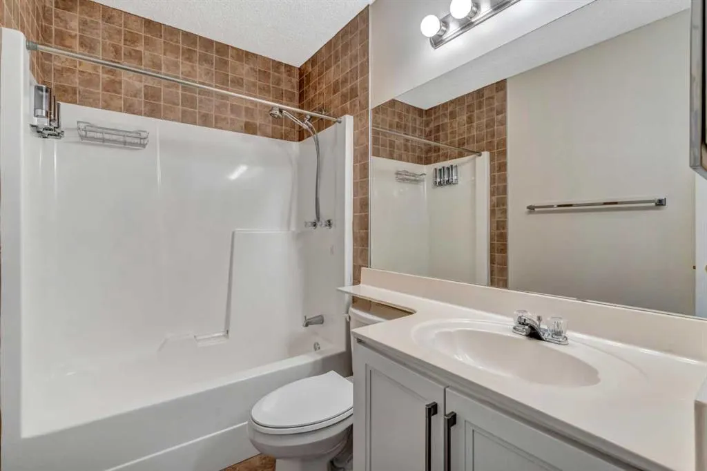 60 Citadel Peak Mews NW