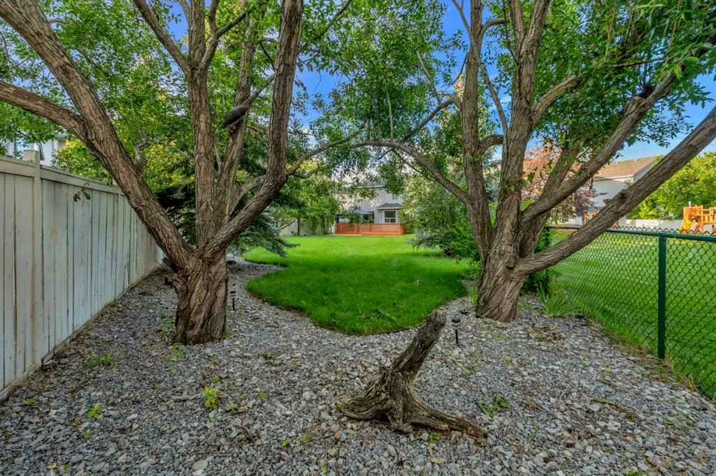 60 Citadel Peak Mews NW