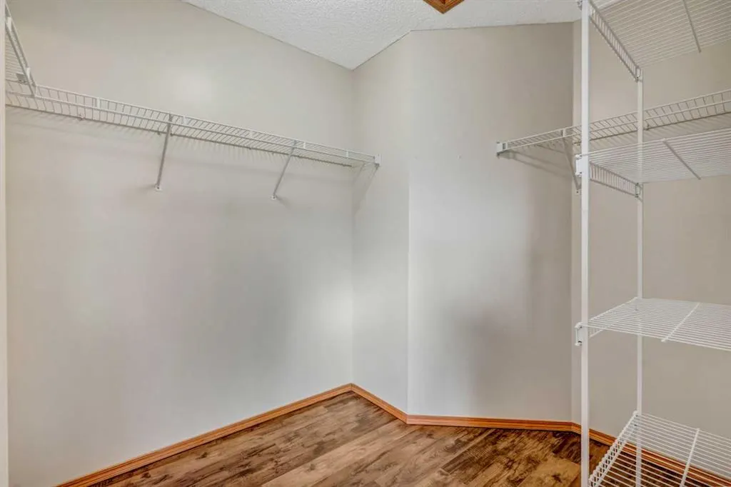 60 Citadel Peak Mews NW