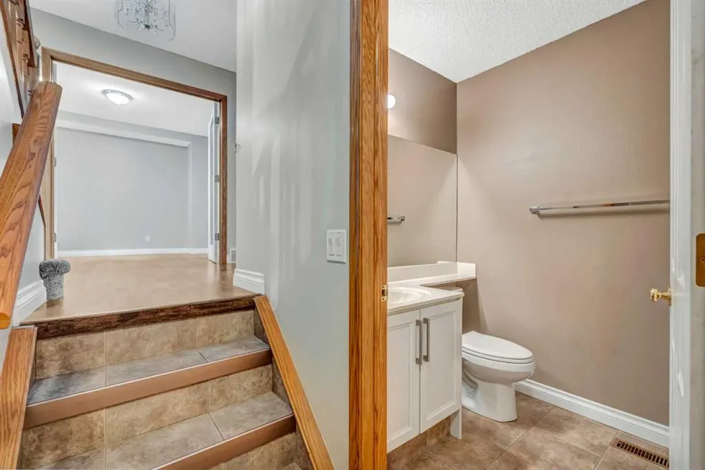 60 Citadel Peak Mews NW