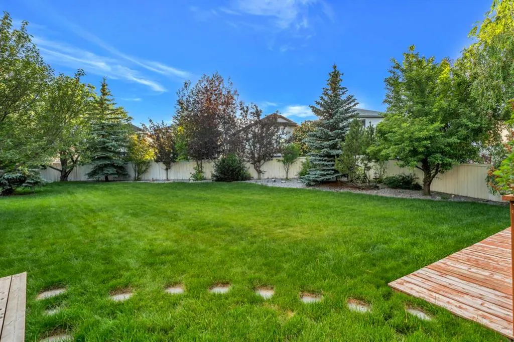 60 Citadel Peak Mews NW