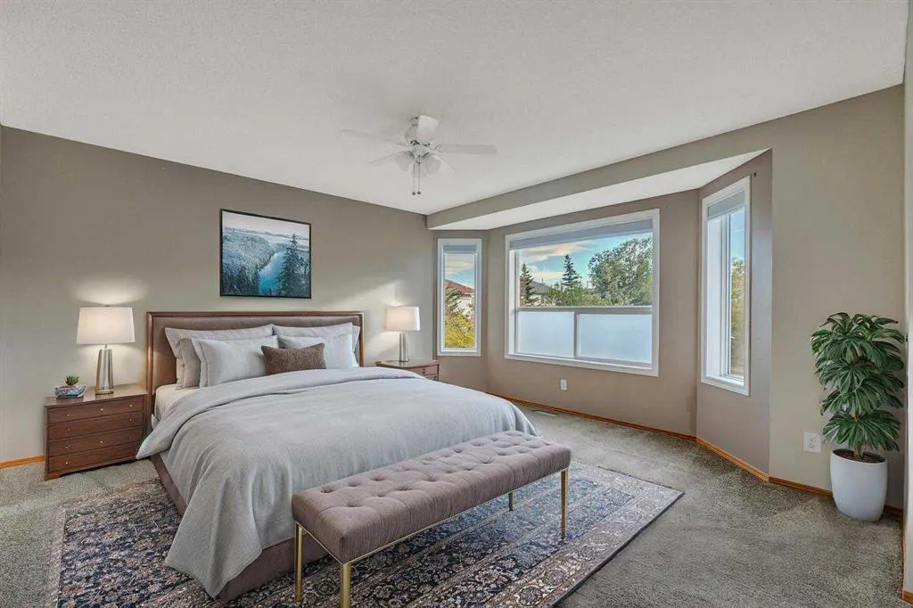 60 Citadel Peak Mews NW