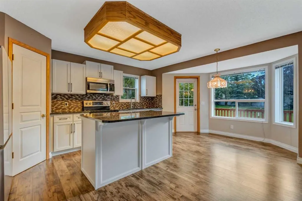60 Citadel Peak Mews NW