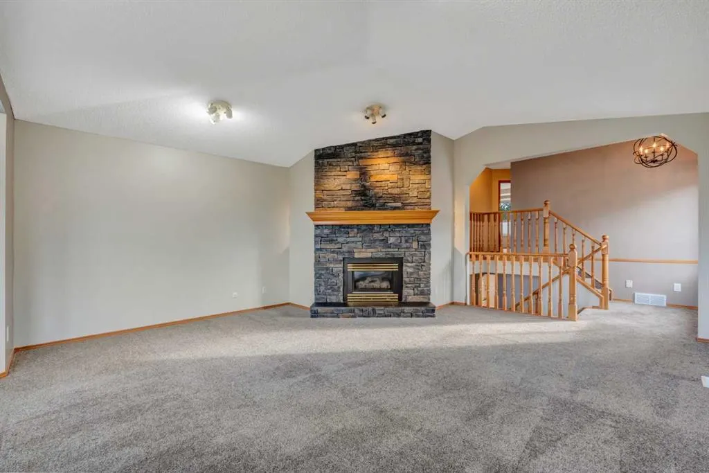 60 Citadel Peak Mews NW